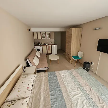 Treti Mart North Apartment Primorsko